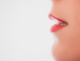 Lip shape (pronunciation, accent)